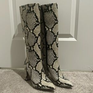 NWOT INC boots